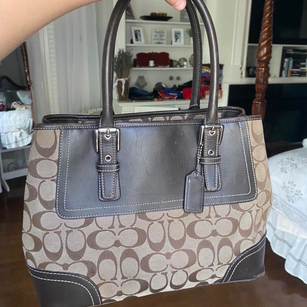 vintage y2k/early 2000s brown Coach logo handbag